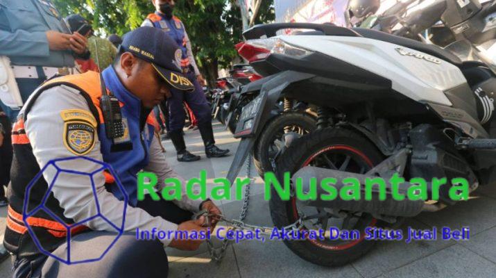Dishub Kota Surabaya Tertibkan Parkir Liar di depan Grand City Mall