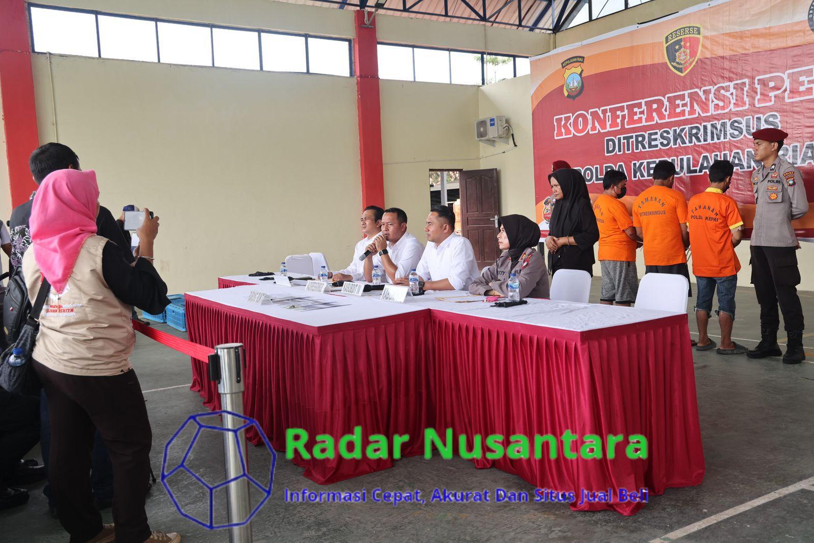 Ditreskrimsus polda kepri berhasil Amankan 3 Orang tersangka kasus tindak pidana penambangan pasir Iligal