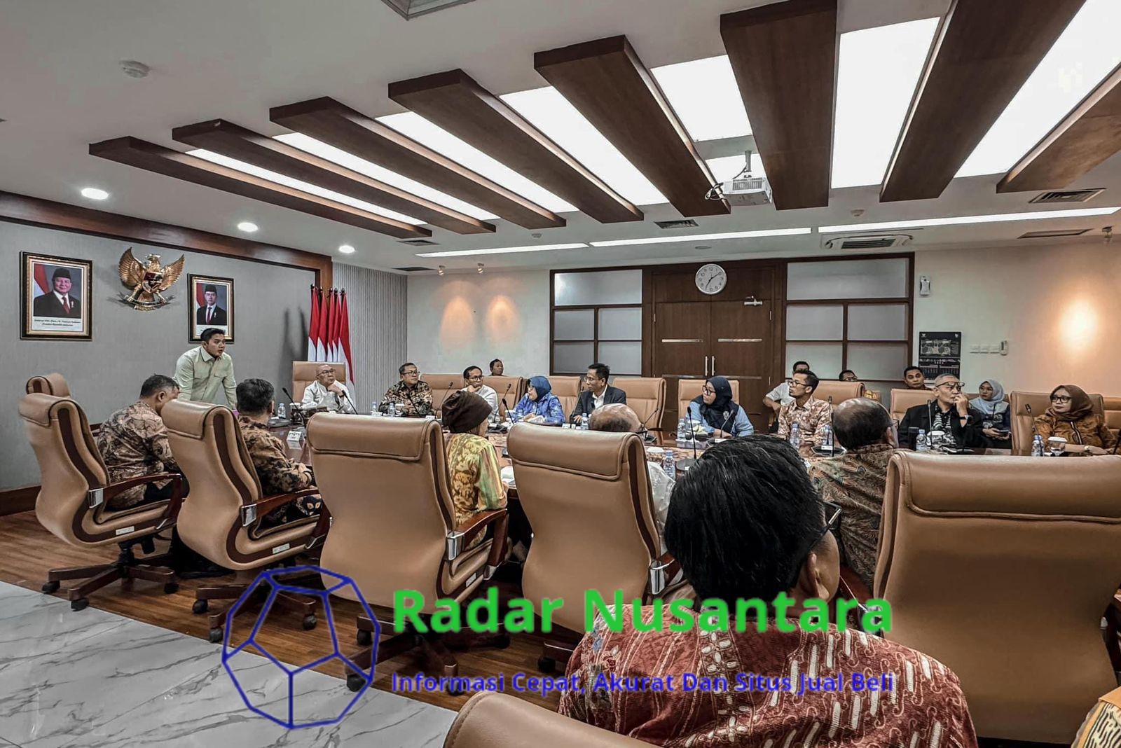 Sekretaris Kabinet Berikan Arahan untuk Tingkatkan Layanan dan Inovasi kepada Presiden Prabowo dan Wakil Presiden Gibran