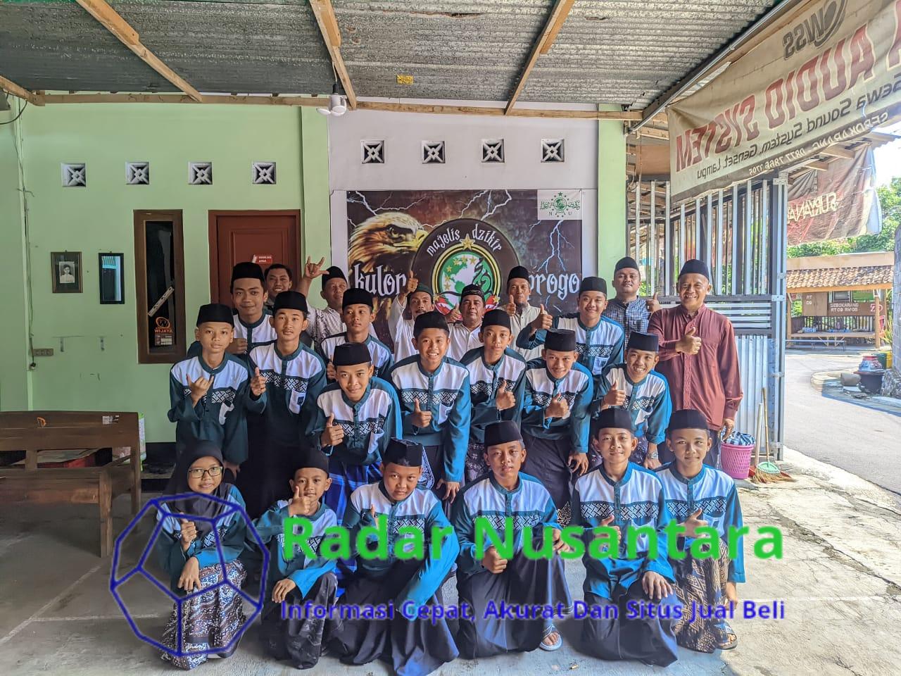 Majelis Dzikir Sholawat Kalimosodo Berbagi Sosial Membantu Sesama.