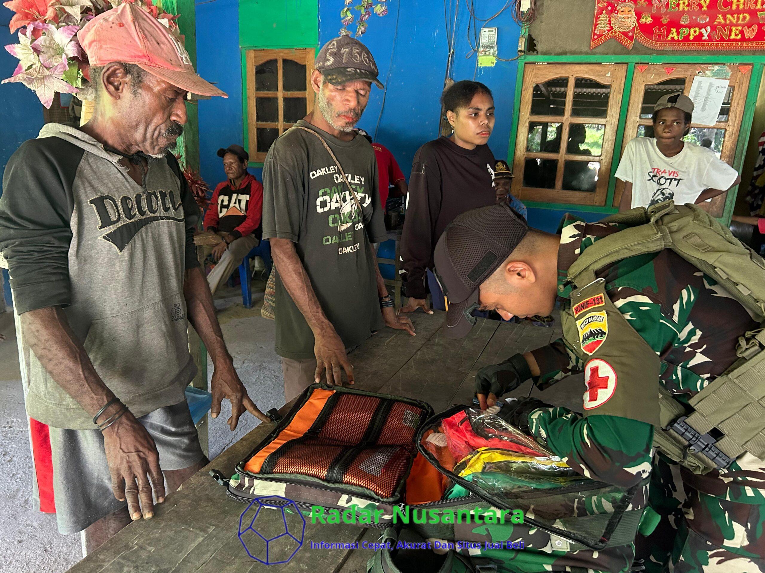 Bantu Atasi Kesulitan Masyarakat, Satgas Yonif 131/BRS Berikan Pelayanan Kesehatan Gratis