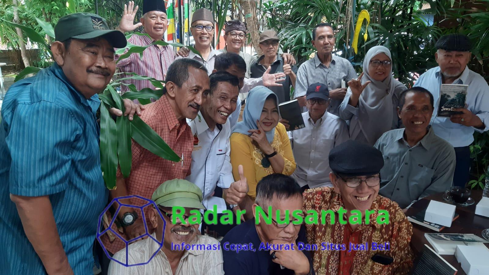 Para wartawan penyair anggota Warumas