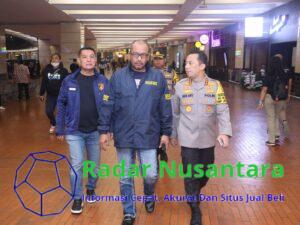 2 Pelaku Kasus Judi Online Libatkan Pegawai Komdigi Tiba di Bandara Soetta