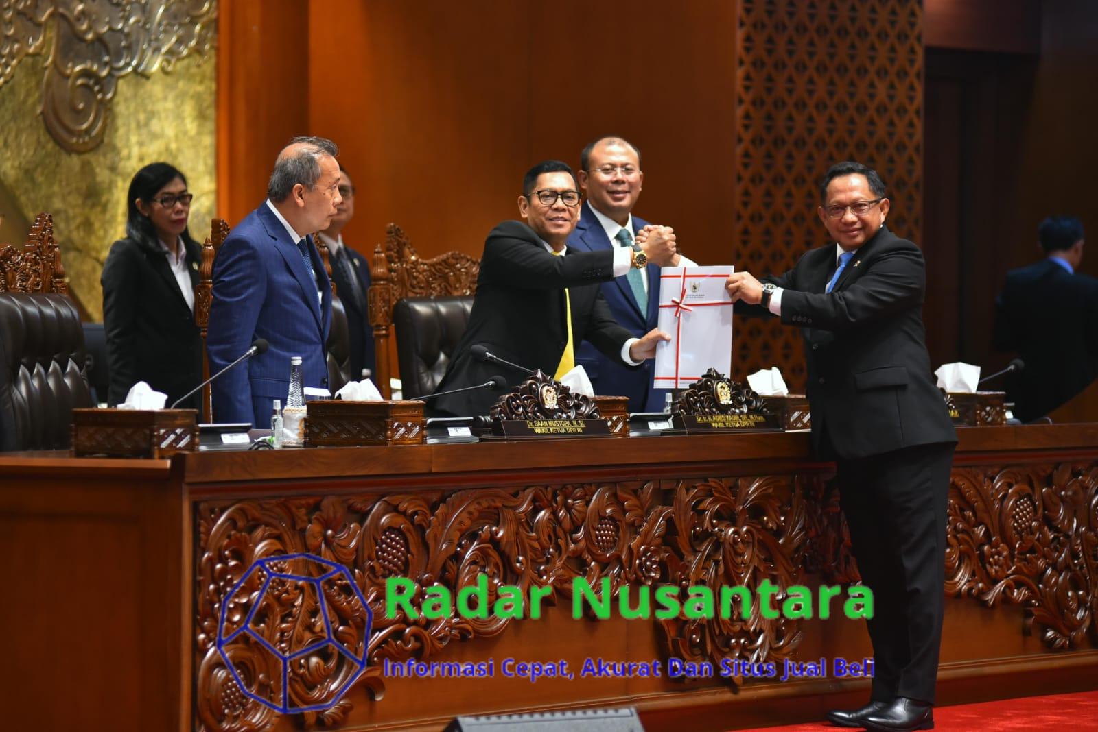 Wakili Pemerintah, Mendagri Apresiasi DPR RI atas Disahkannya Revisi UU Provinsi DKJ