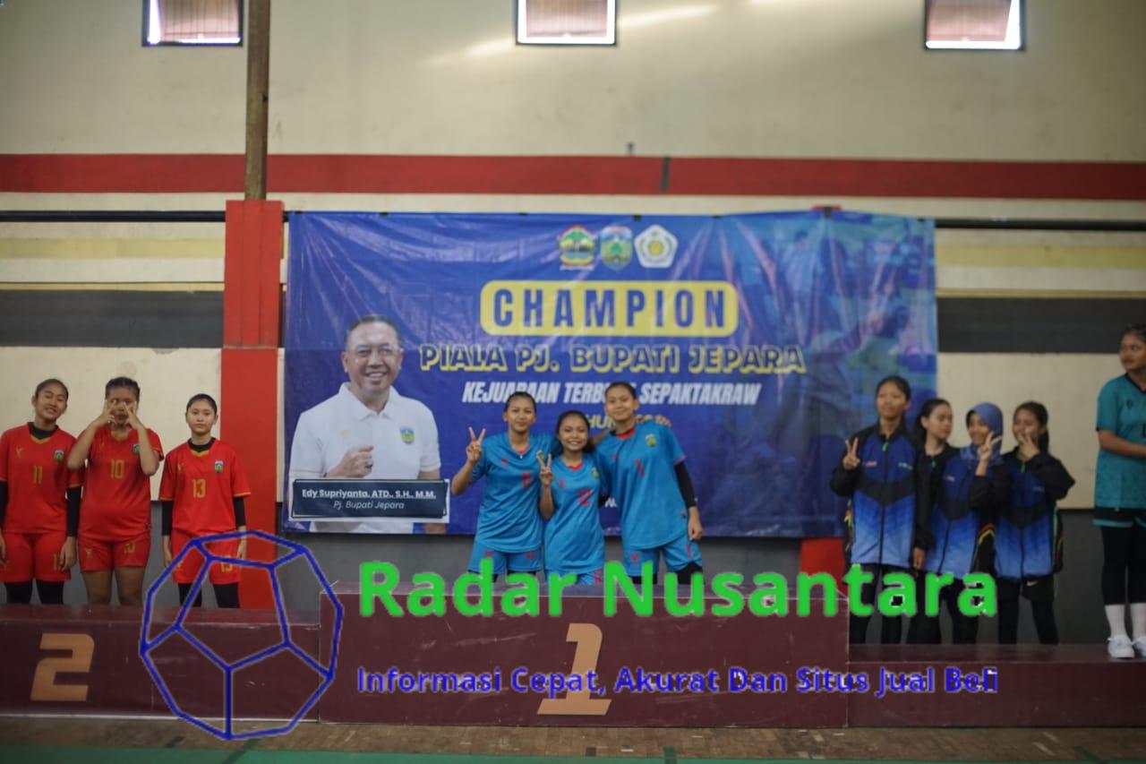 Ketua PSTI Dan Pelatih Jepara Apresiasi Regu Puteri Jepara KU -12 Dan KU-15