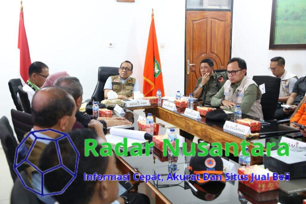 Wamendagri Bima Dampingi Menko PMK Tinjau Pengungsi Erupsi Gunung Lewotobi