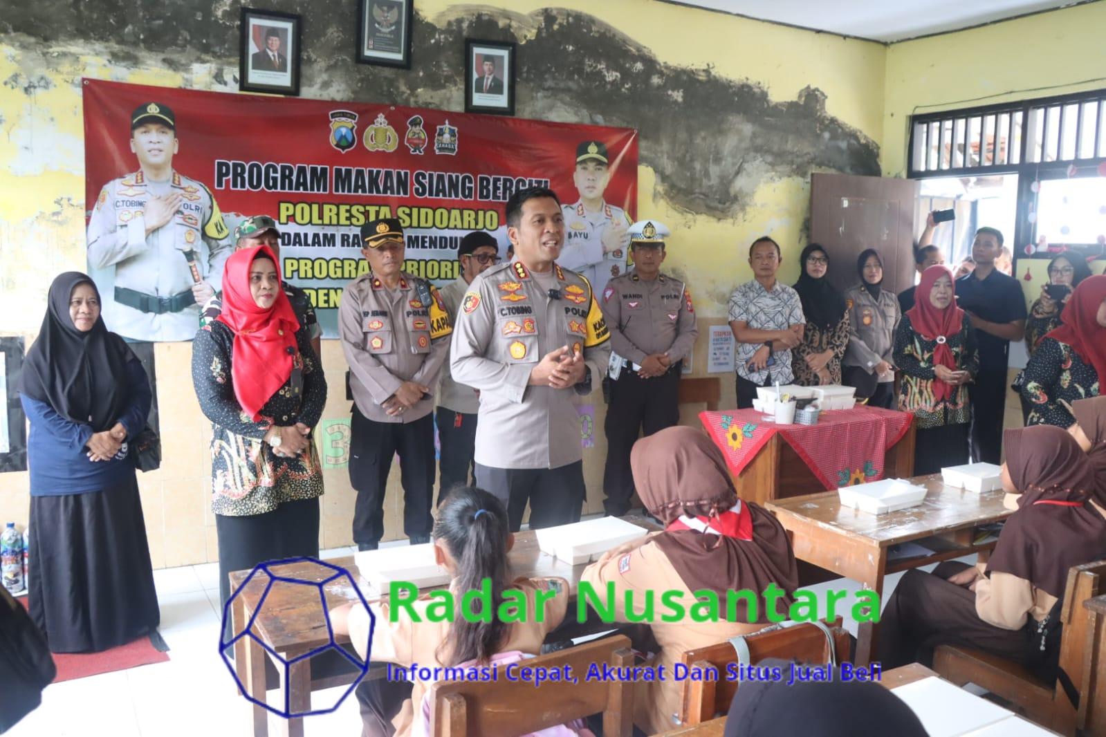 Polresta Sidoarjo Bagikan Makan Siang Bergizi untuk Pelajar TK dan SD