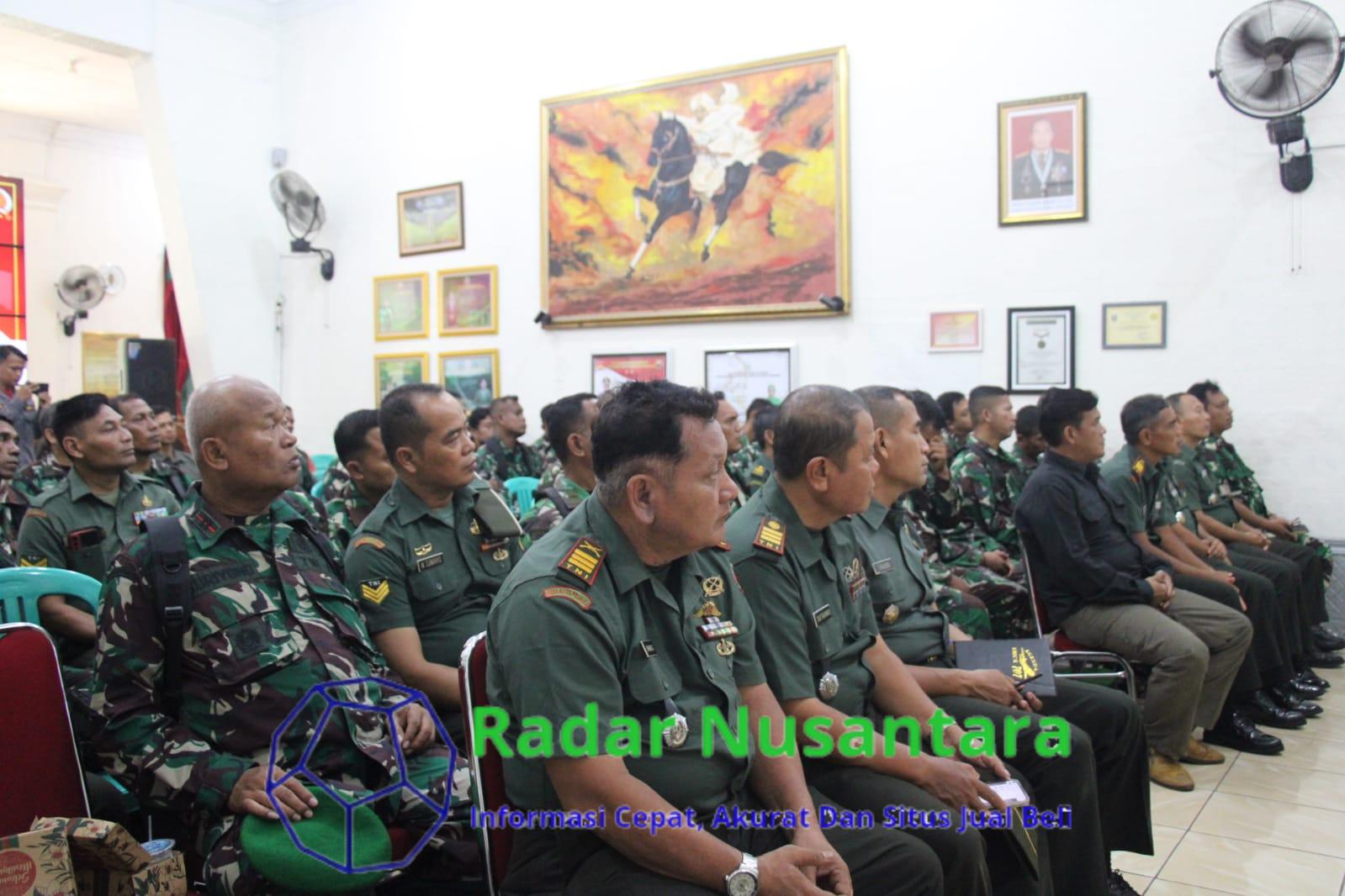 Prajurit dan PNS Kodim 0702/Purbalingga Terima Penyuluhan P4GN dan Tes Urine