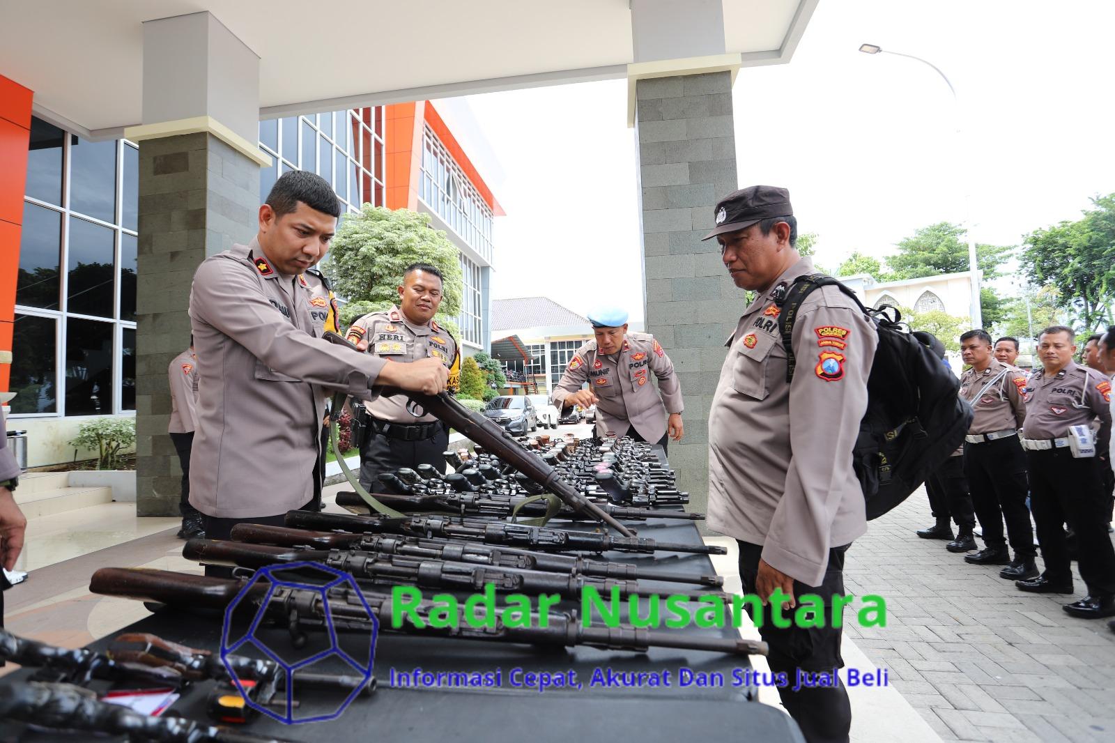 Usai Apel, Polres Gresik Gelar Pemeriksaan Senjata Api
