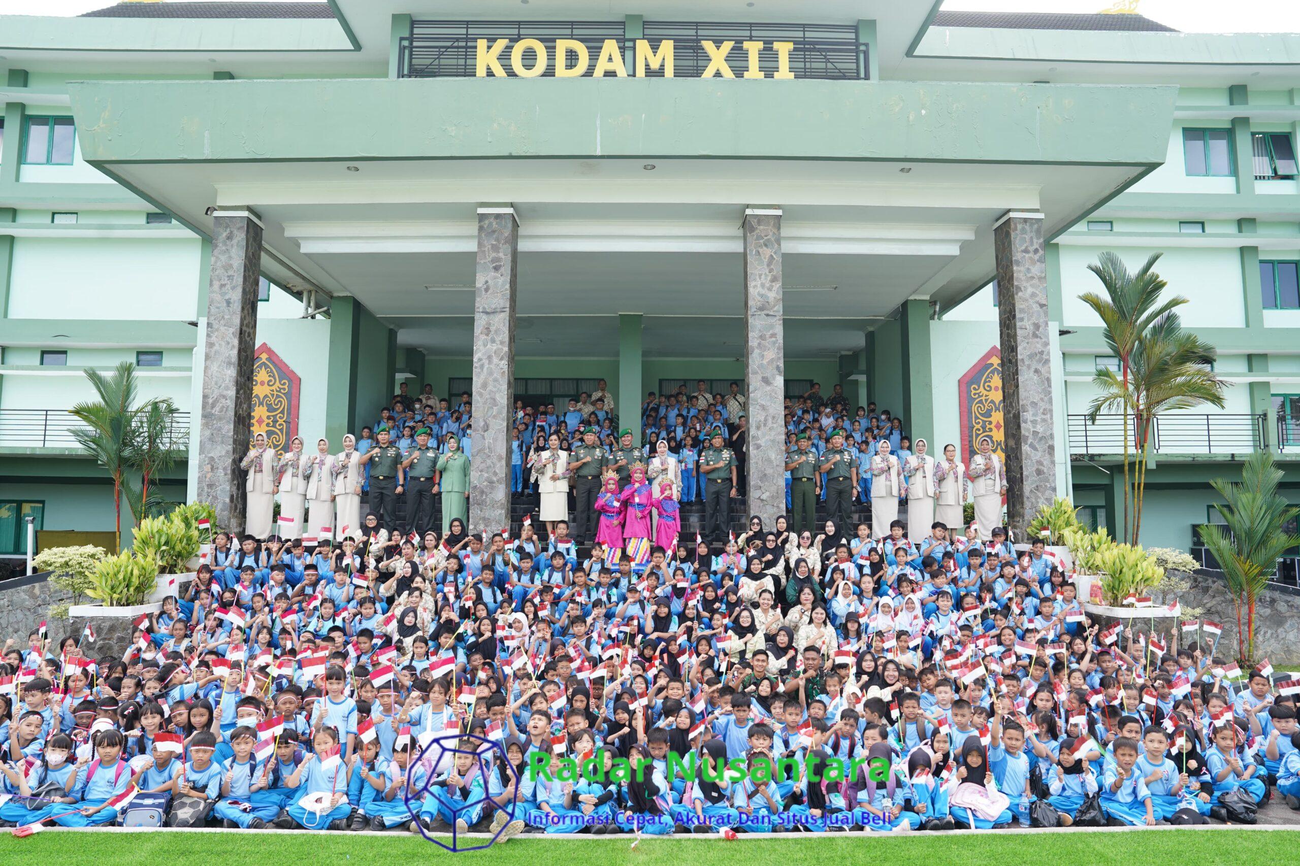 Pangdam XII/Tpr Bernyanyi dan Joget Komando Bersama Ribuan Anak-anak