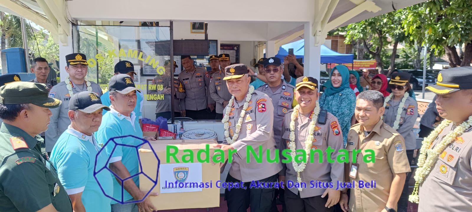 Tim Asistensi Baharkam Polri Berikan Penghargaan Kepada Pos Kamling Rungkut Mapan Barat