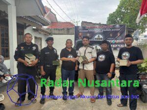 Ketum PSKBI Berikan Mushaf Alquran Untuk Para Santri Tahfiz