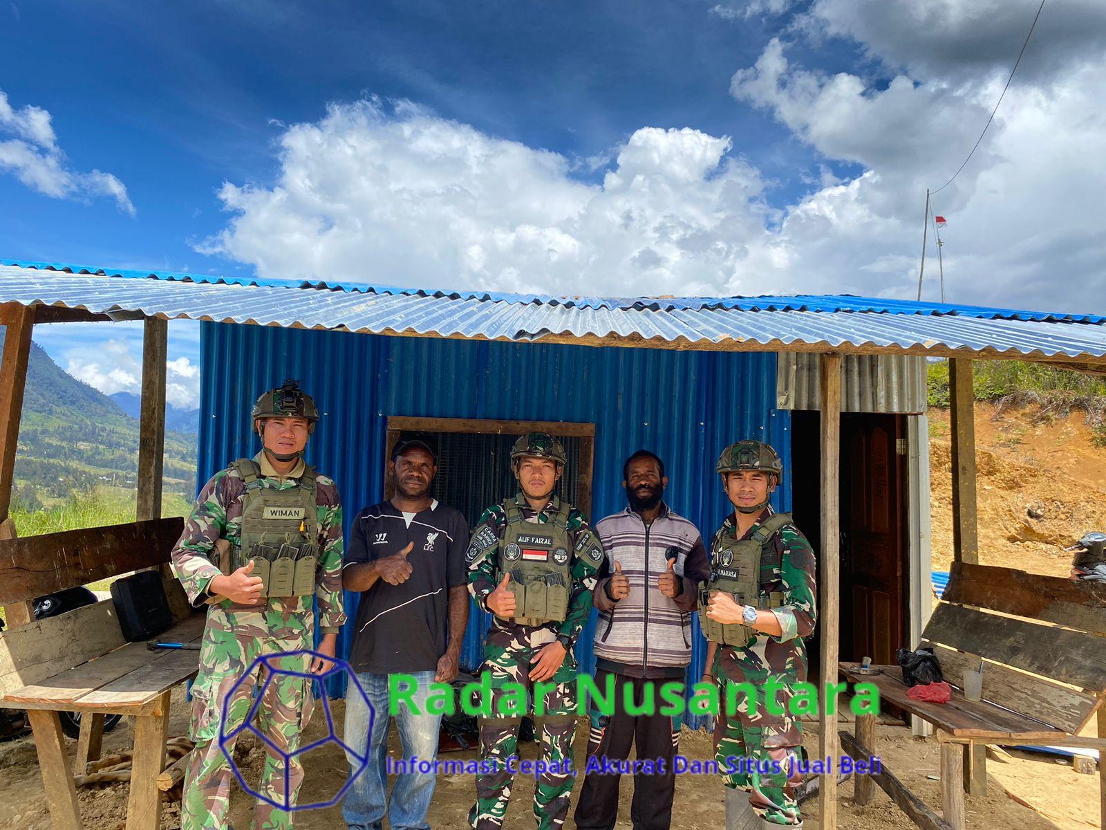 Satgas Yonif 323 Buaya Putih Kostrad Bantu Masyarakat Papua Bangun Warung untuk Tingkatkan Ekonomi Lokal