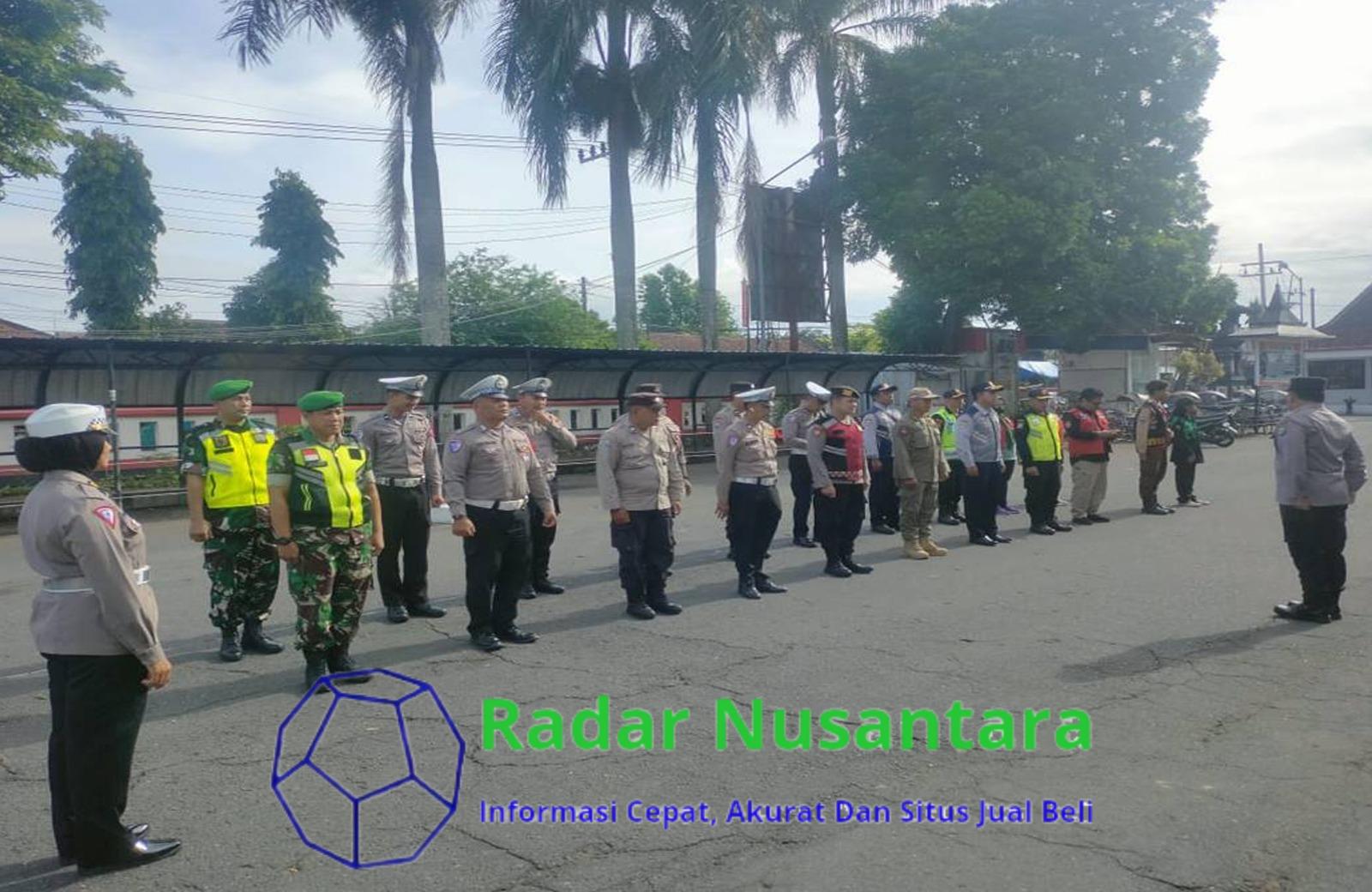Jajaran Kodim 0808 Bersama Polres Blitar Kota Bersinergi Di Pos Pengamanan Nataru