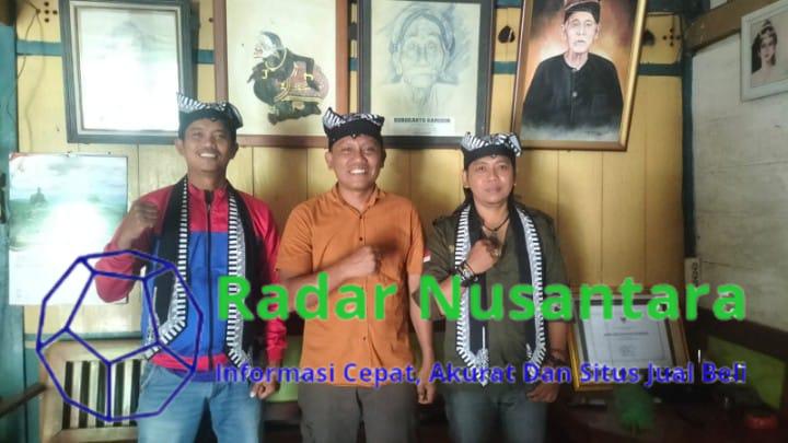 Pengurus PJI Bojonegoro, Sowan ke Tokoh Samin di Desa Margomulyo