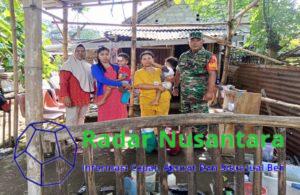 Peduli Anak Stunting, Babinsa Kelurahan Bence Dampingi Kader Posyandu Berikan Bantuan Sembako Dan Tambahan Gizi