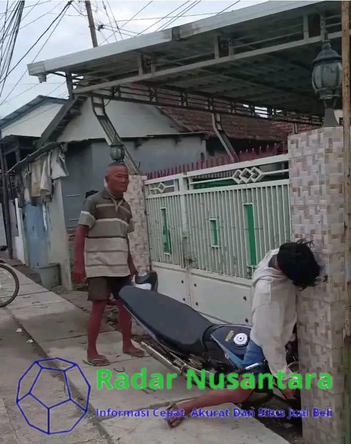 Diduga Mabuk Pengendara Motor Tabrak Pagar Rumah