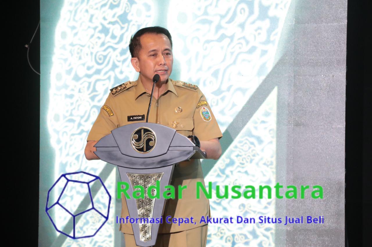 Dirjen Bina Keuangan Daerah Kemendagri Agus Fatoni Terima Penghargaan dan PIN Emas Dari Menteri BUMN