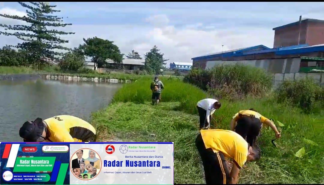 Kapolsek Krian Bersama Perangkat Desa Ponokawan Gelar Kerja Bakti Buka Lahan untuk Budidaya Jagung