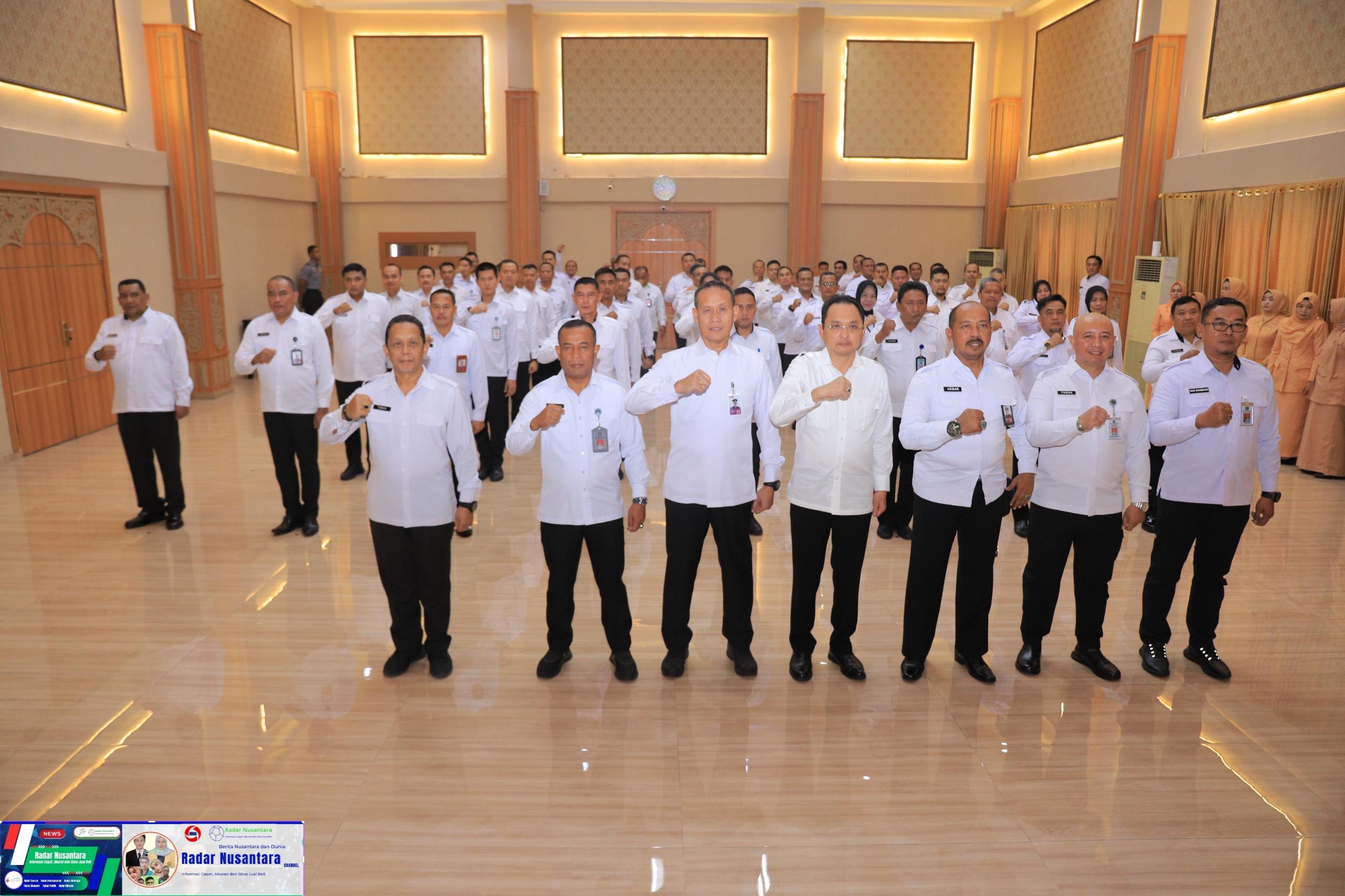 Kakanwil Ditjenpas Jatim Lantik Sejumlah Pejabat Baru serta Canangkan Pakta Integritas dan Perjanjian Kinerja 2025