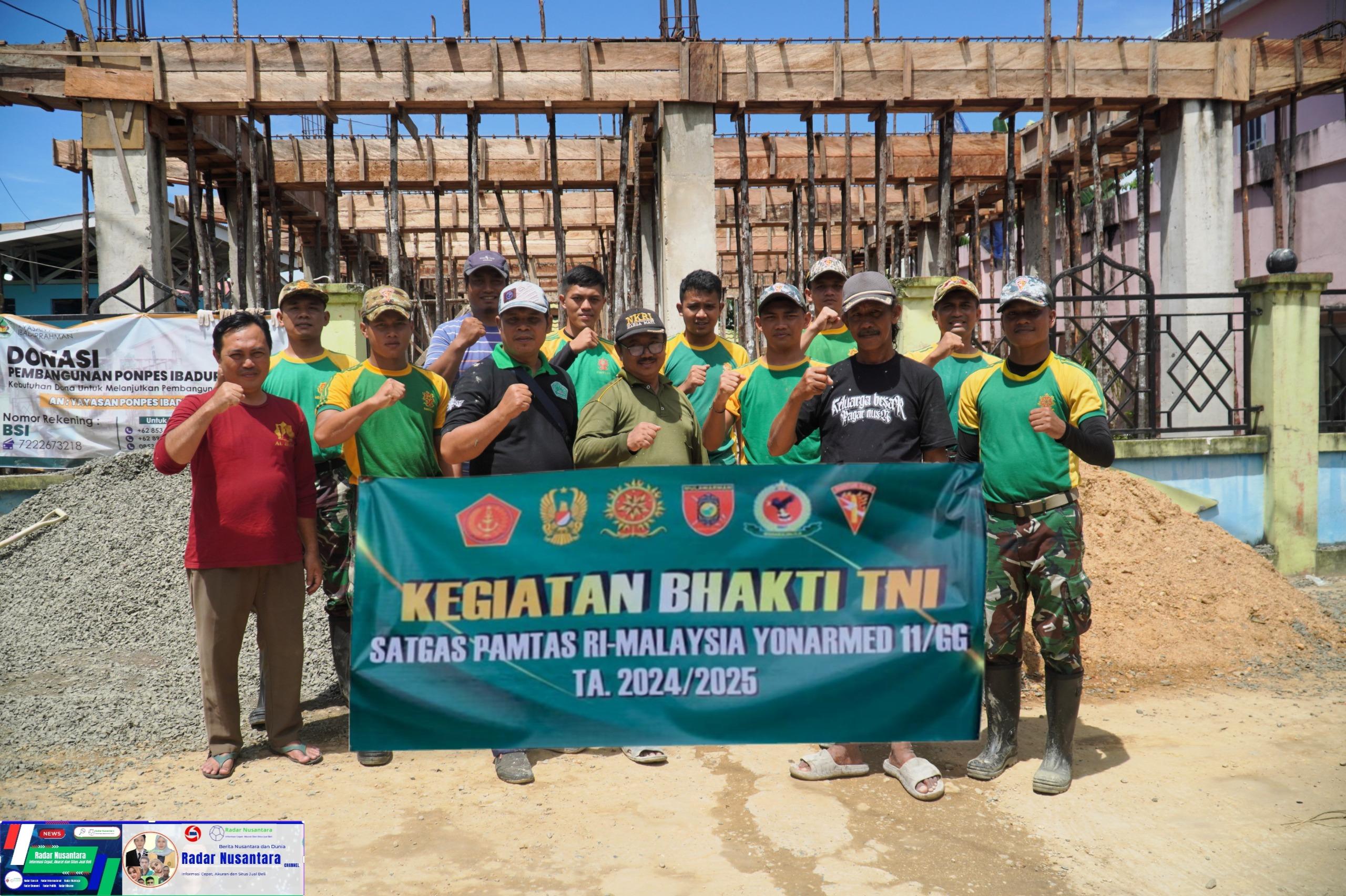 Semangat Gotong Royong, Satgas Pamtas Yonarmed 11 Kostrad Bersama Warga Dalam Pembangunan Ponpes Ibadurrahman di Perbatasan