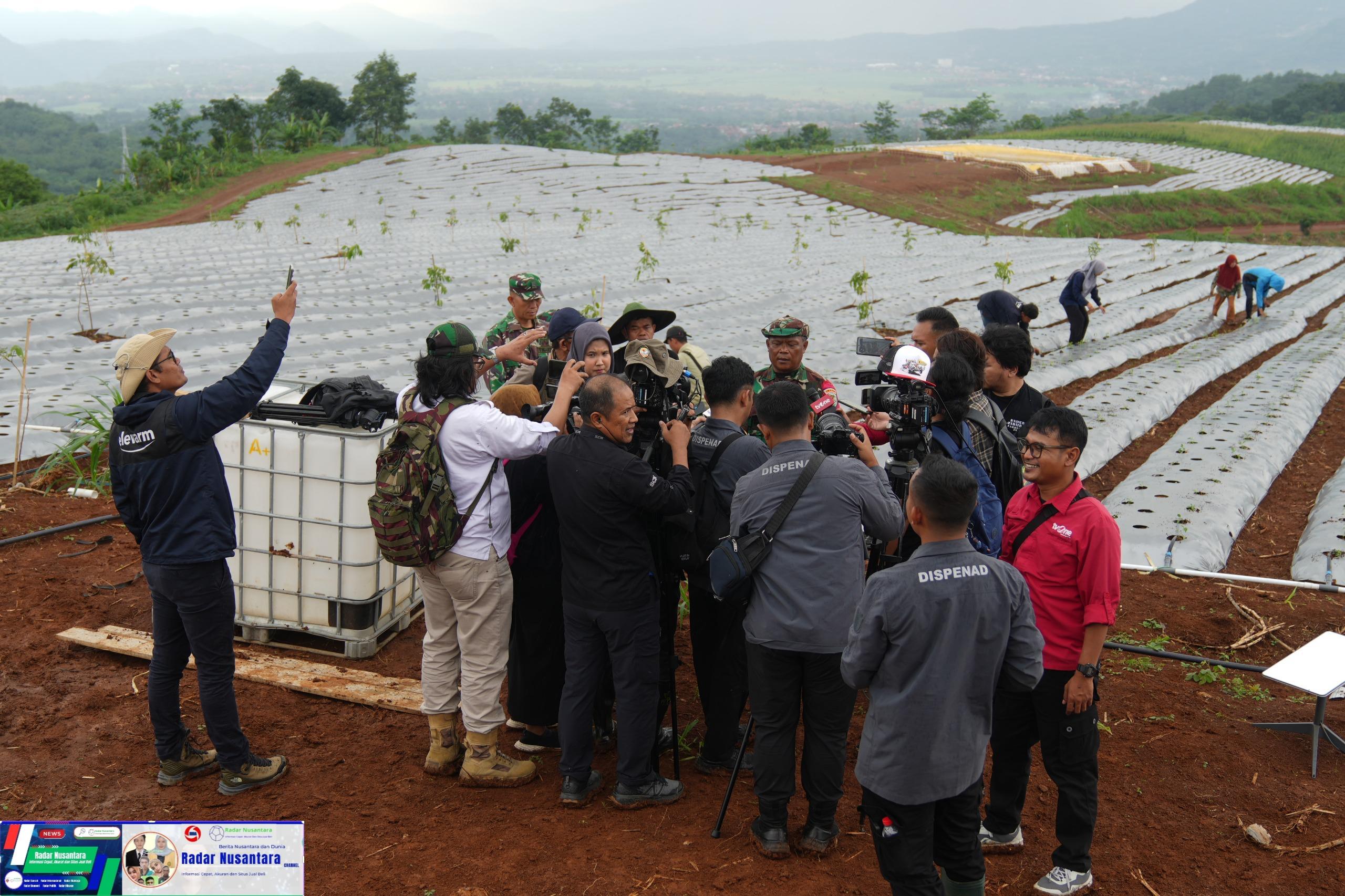Ungkap Peran TNI AD dalam Ketahanan Pangan dan Pelestarian Alam, Dispenad Ajak Awak Media Jelajahi Agroforestry Gunung Hejo