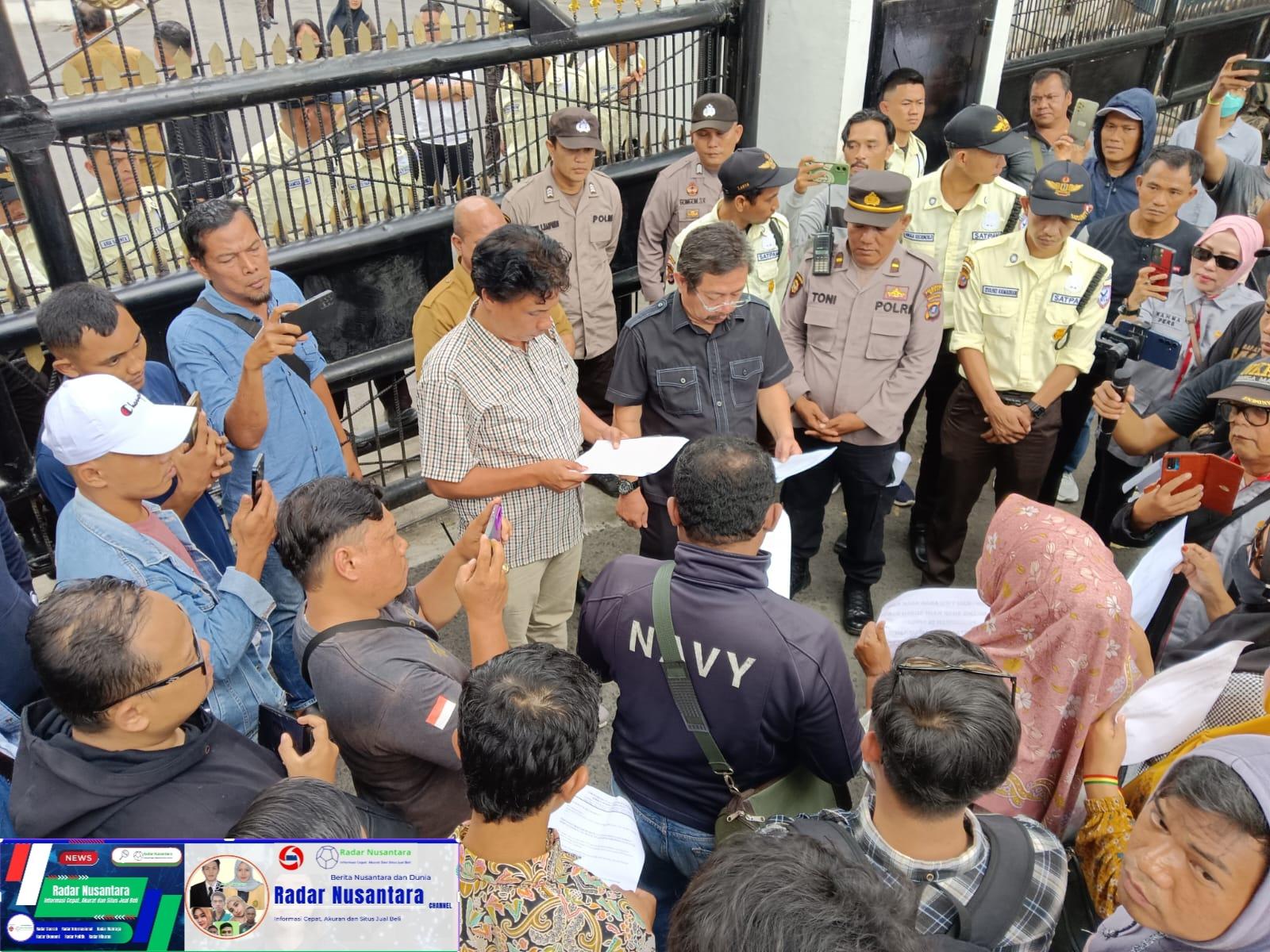 Orangtua CASIS Korban Penipuan 'Nina Wati' Masuk TNI AD Gelar Aksi Demo, Tuntut Keadilan!!