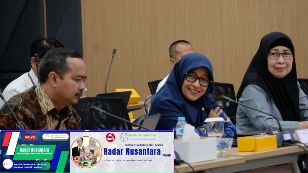 FOTO: Dyah Sulistyaningsih, Analis Kebijakan Ahli Madya Urusan Pertanian dan Pangan, Ditjen Bina Bangda Kemendagri, (berkerudung biru)