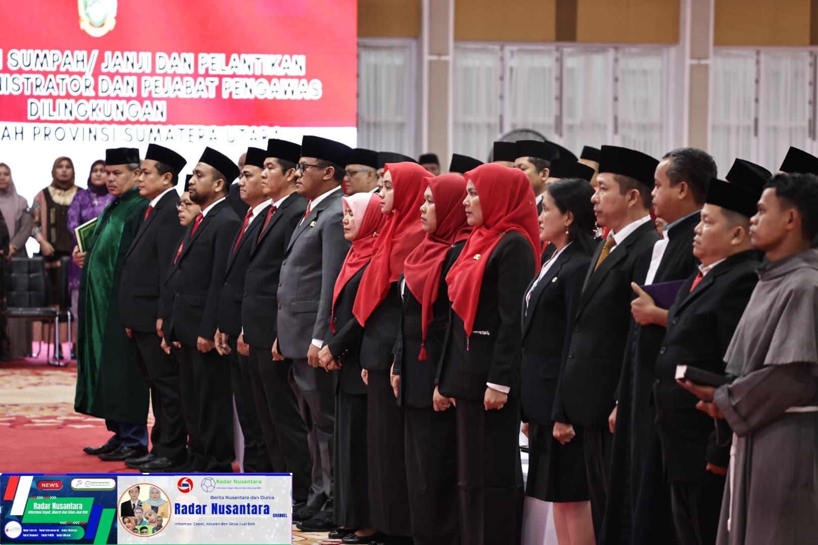 FOTO : PJ SEKDA LANTIK PEJABAT ESELON III & IV Penjabat (Pj) Sekretaris Daerah Provinsi (Sekdaprov) Sumatera Utara (Sumut) MA Effendy Pohan melantik 12 pejabat eselon 3 dan 42 pejabat eselon 4 di lingkungan Pemerintah Provinsi (Pemprov) Sumut, di Aula Tengku Rizal Nurdin, Jalan Jenderal Sudirman Nomor 41 Medan, Rabu (19/2/2025).