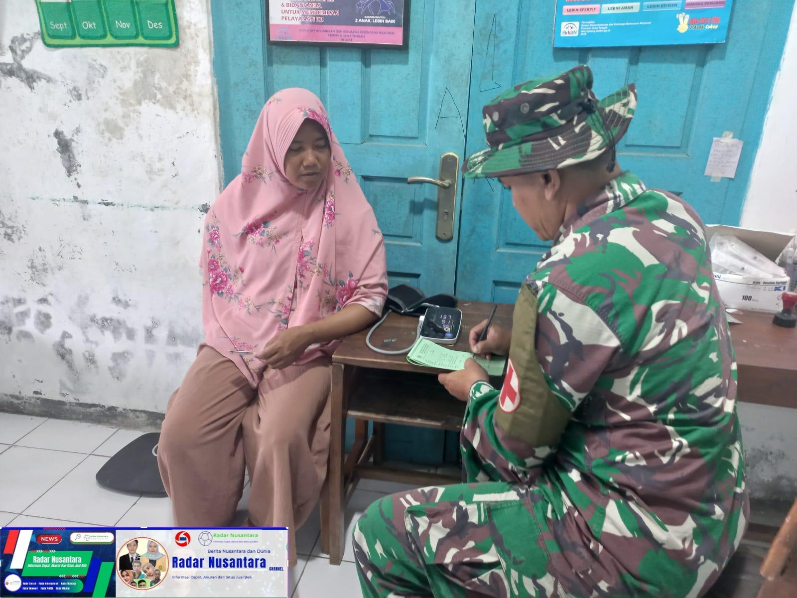 Tim Kesehatan Juga Melayani Pengobatan Warga Desa Kalinanas