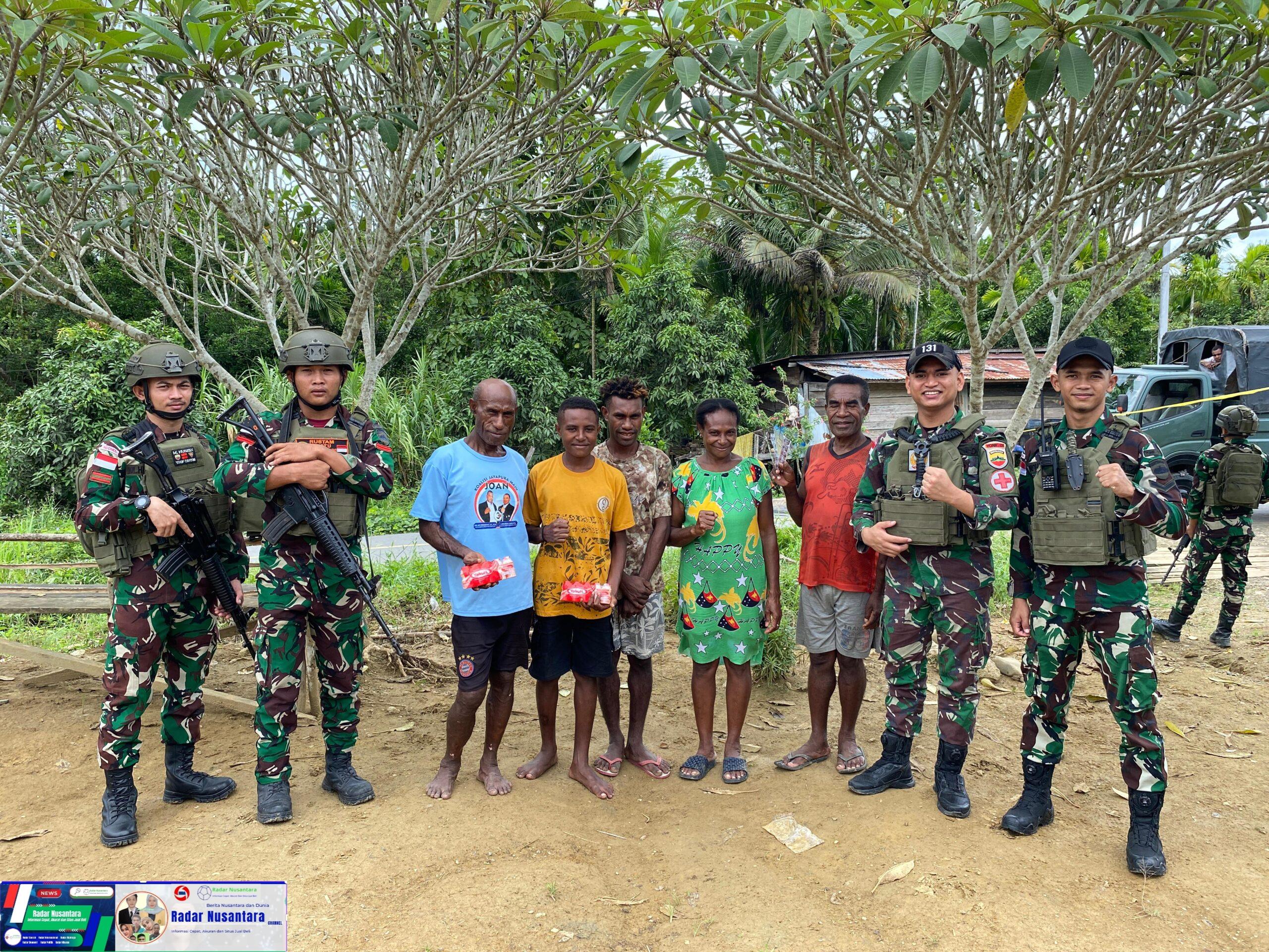 Semakin Dekat Dengan Masyarakat Perbatasan RI-PNG, Satgas Yonif 131/BRS Berikan Pelayanan Kesehatan di Kampung Wembi