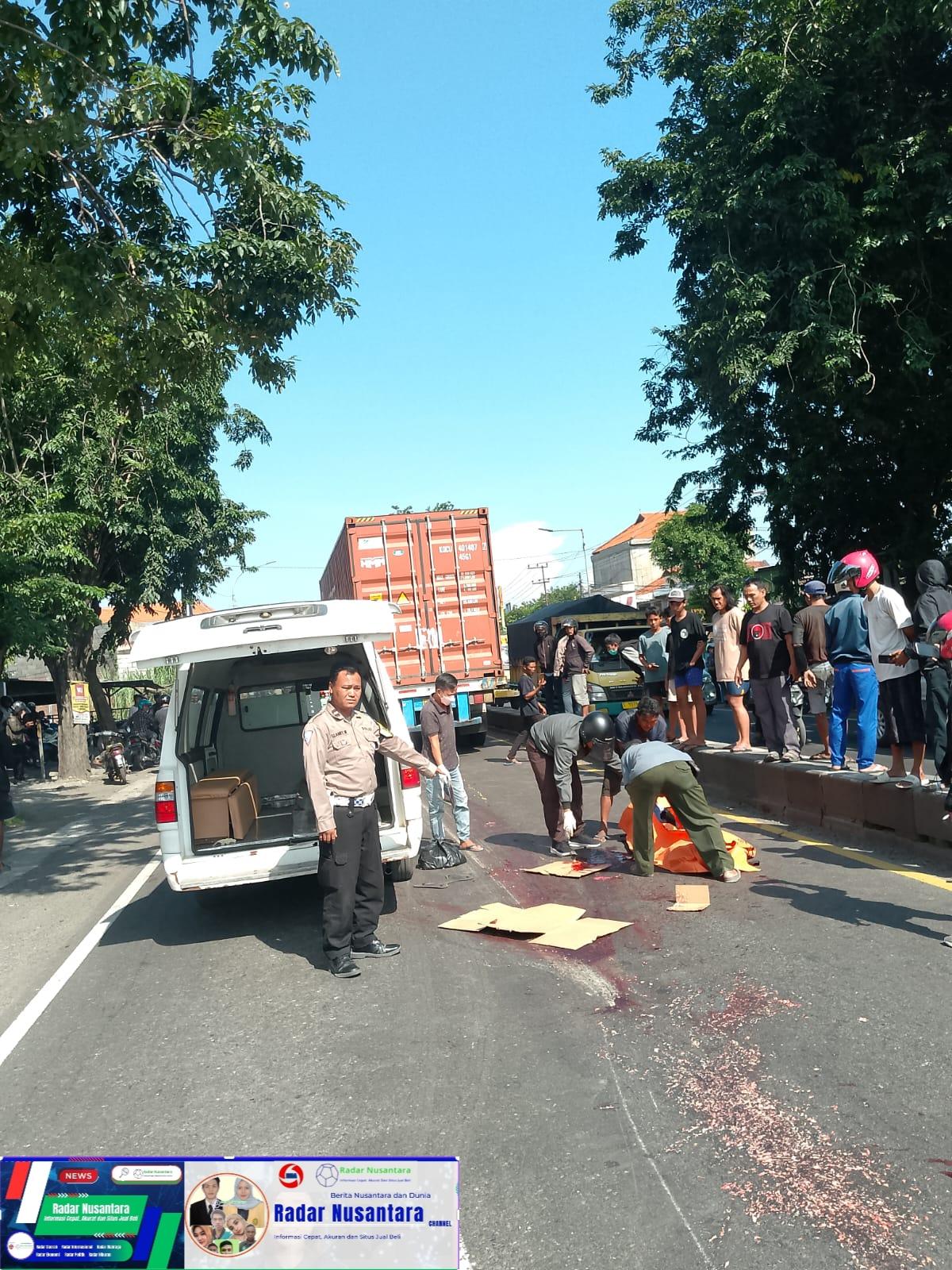 Dua Korban Berboncengan Meninggal Dunia Terlindas Truk