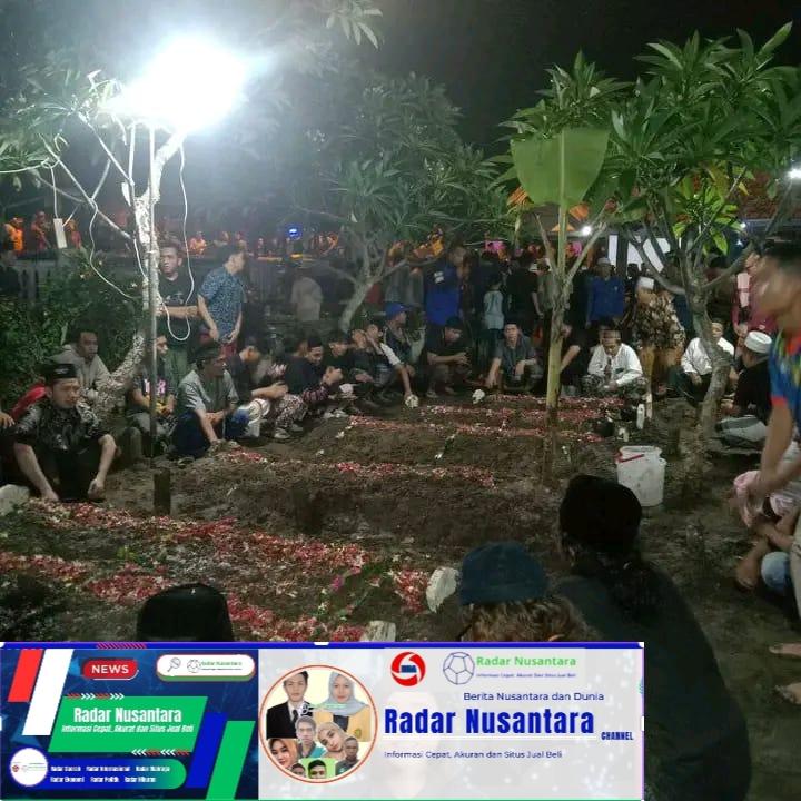 6 Jenazah Korban Longsor Cangar Tiba Di Rumah Duka