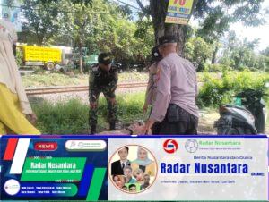 TNI-Polri Sigap Tolongi Wanita Paruh Baya Tergeletak di Pinggir Jalan Raya Buduran Sidoarjo