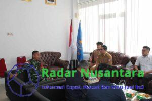Jalin Kerjasama dan Sinergi, Dansatgas Pamtas RI-Malaysia Yonkav 3/AC Kunjungi PLBN Badau