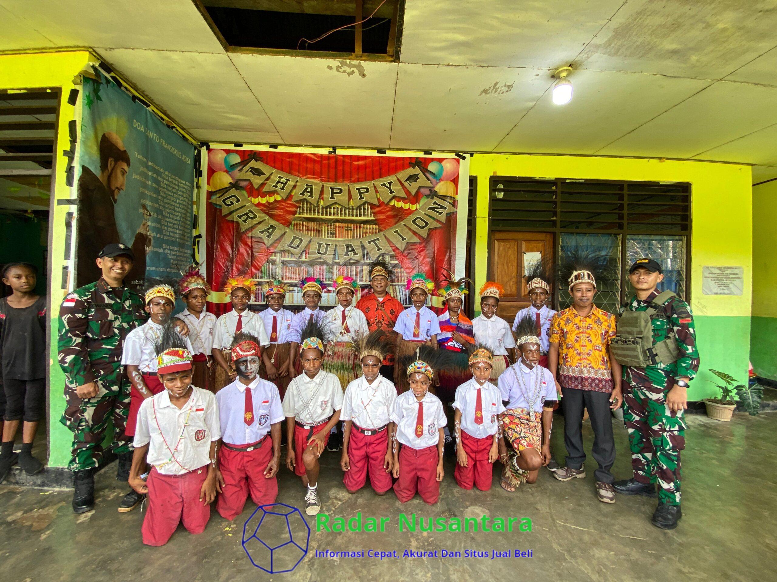 Satgas Yonif 131/Brajasakti Hadiri Momen Kelulusan Siswa SD YPPK Wembi di Perbatasan Papua