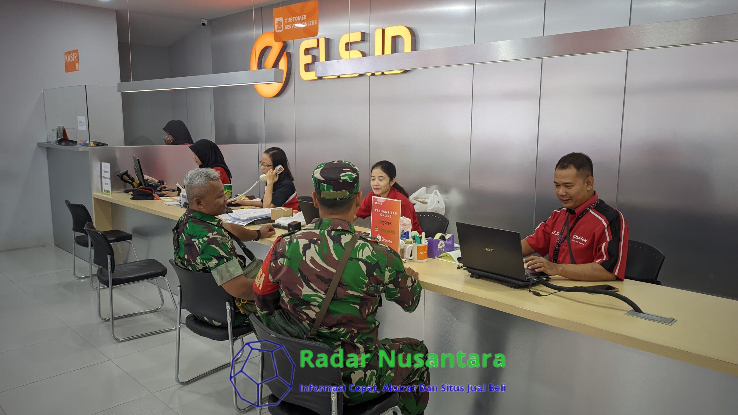 Tak Kenal Hari libur Babinsa Kratonan Tetap Komsos dengan Karyawan Toko Komputer