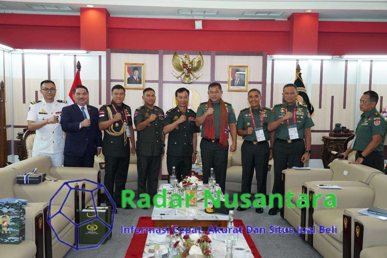 Perkuat Diplomasi Pertahanan, Kasad Gelar Pertemuan Strategis dengan Delegasi Negara Sahabat di Indo Defence 2025