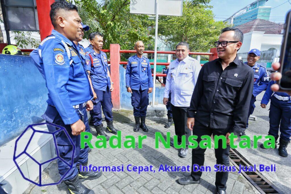 Kunjungi Damkarmat Kota Makassar, Wamendagri Bima Arya Apresiasi Kecepatan dan Responsivitas Layanan