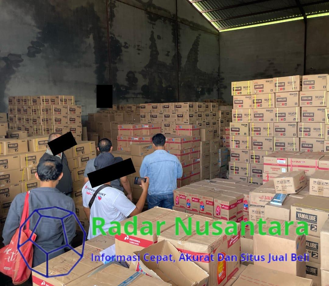 Aparat Gabungan Gerebek Gudang Berisi Ribuan Oli Diduga Palsu di Kubu Raya