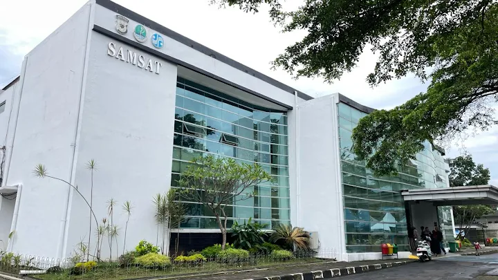 Dedi Mulyadi Ternyata Bohong, Atau Samsat Garut Tidak Menuruti Arahan Gubernur, Entahlah.!!!?