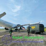 Cegah Ancaman Bom, Tim Jihandak Yonzipur 1/DD Sterilisasi Pesawat Saudi Arabian Airlines SVA 5688 di Bandara Kualanamu