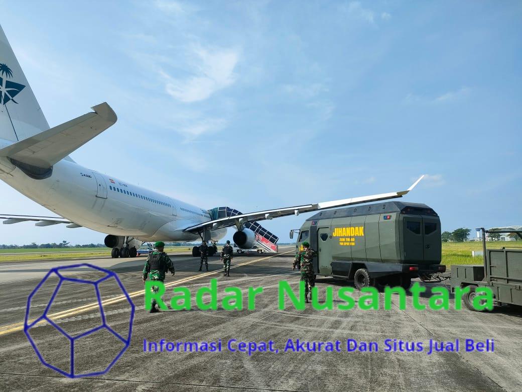 Cegah Ancaman Bom, Tim Jihandak Yonzipur 1/DD Sterilisasi Pesawat Saudi Arabian Airlines SVA 5688 di Bandara Kualanamu