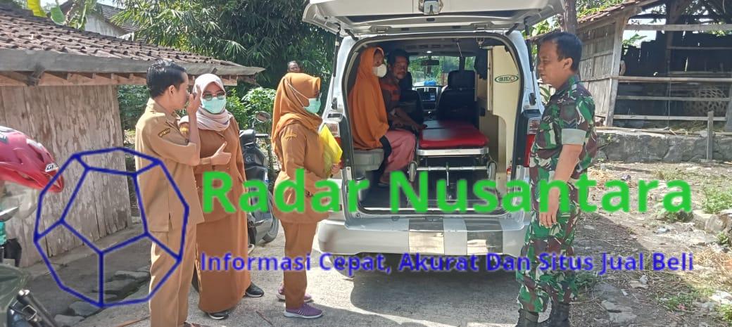 Babinsa Dan Puskesmas Evakuasi Pasien ODGJ Di Wonosamudro