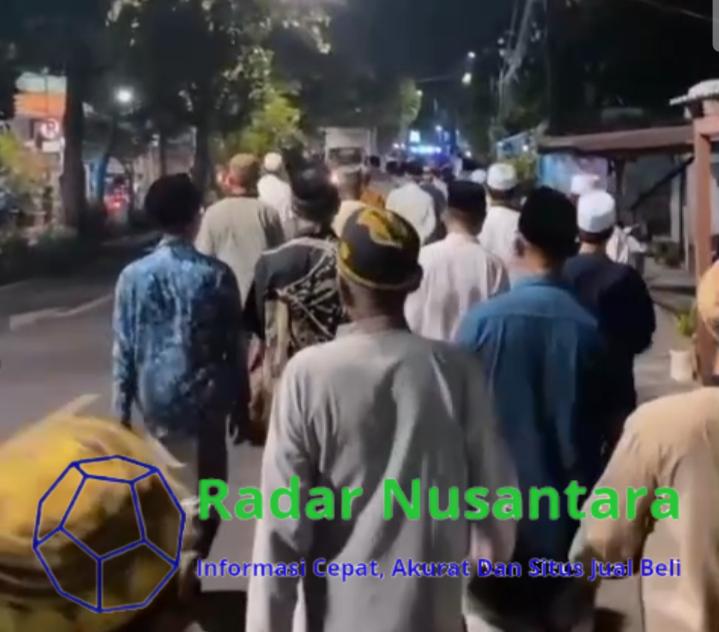 Istighosah Keliling Warnai Acara Bersih Desa dan Haul Akbar Kampung Rungkut Tengah Ke-396