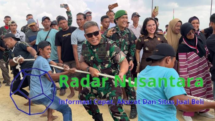 Moment Dansatgas PKH Pimpin Upacara HUT Ke - 80 RI dan Ikut Tarik Tambang
