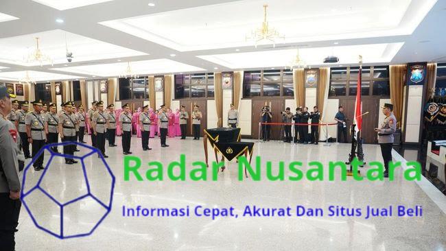 Kapolri Jenderal Listyo Sigit Prabowo melantik Komjen Wahyu Widada sebagai Irwasum. Irjen Karyoto resmi menjabat Kabaharkam