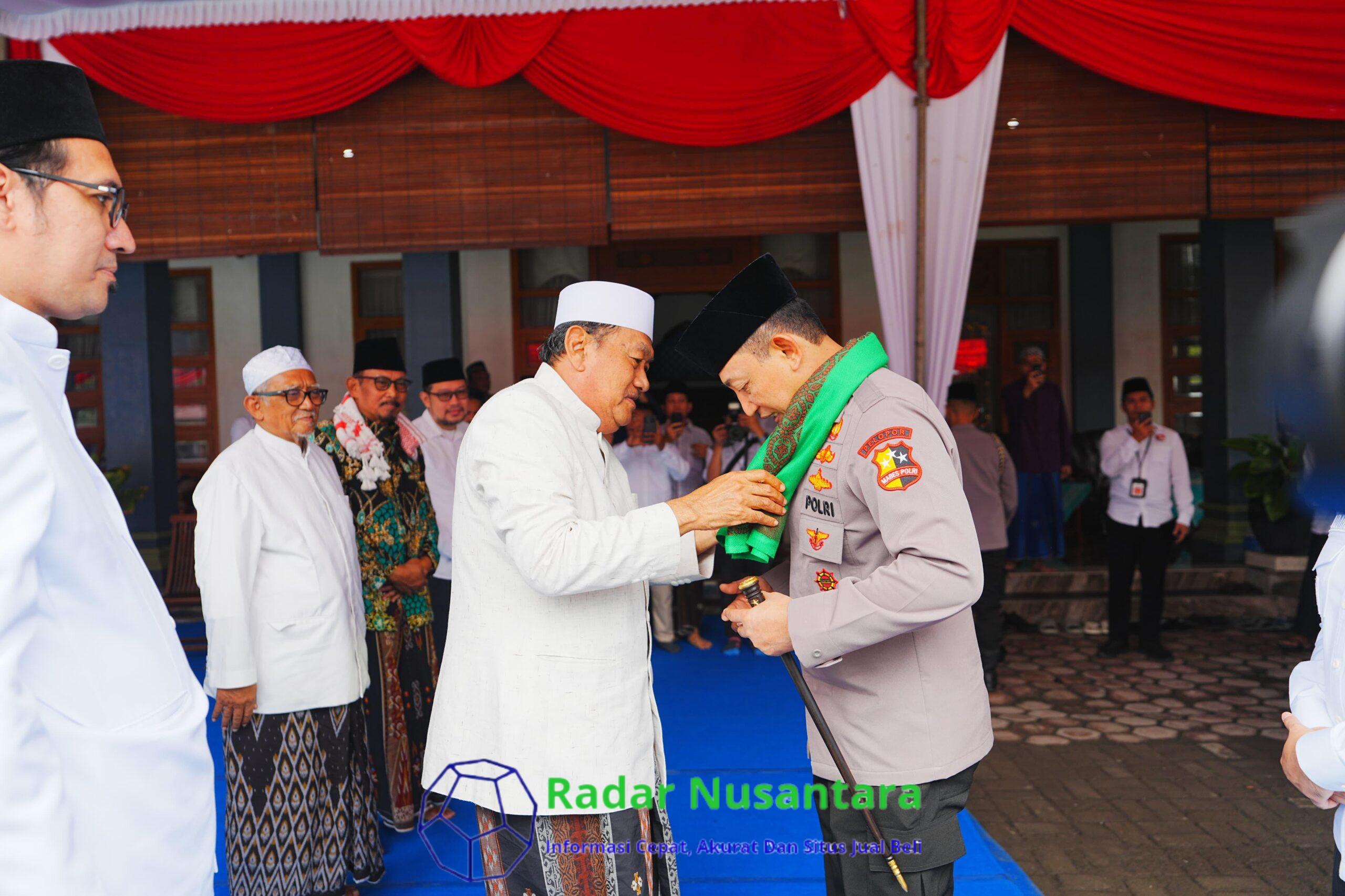 Kapolri Temui Gus Ubed di Ponpes Langitan Jatim, Jaga Silaturahmi dengan Ulama