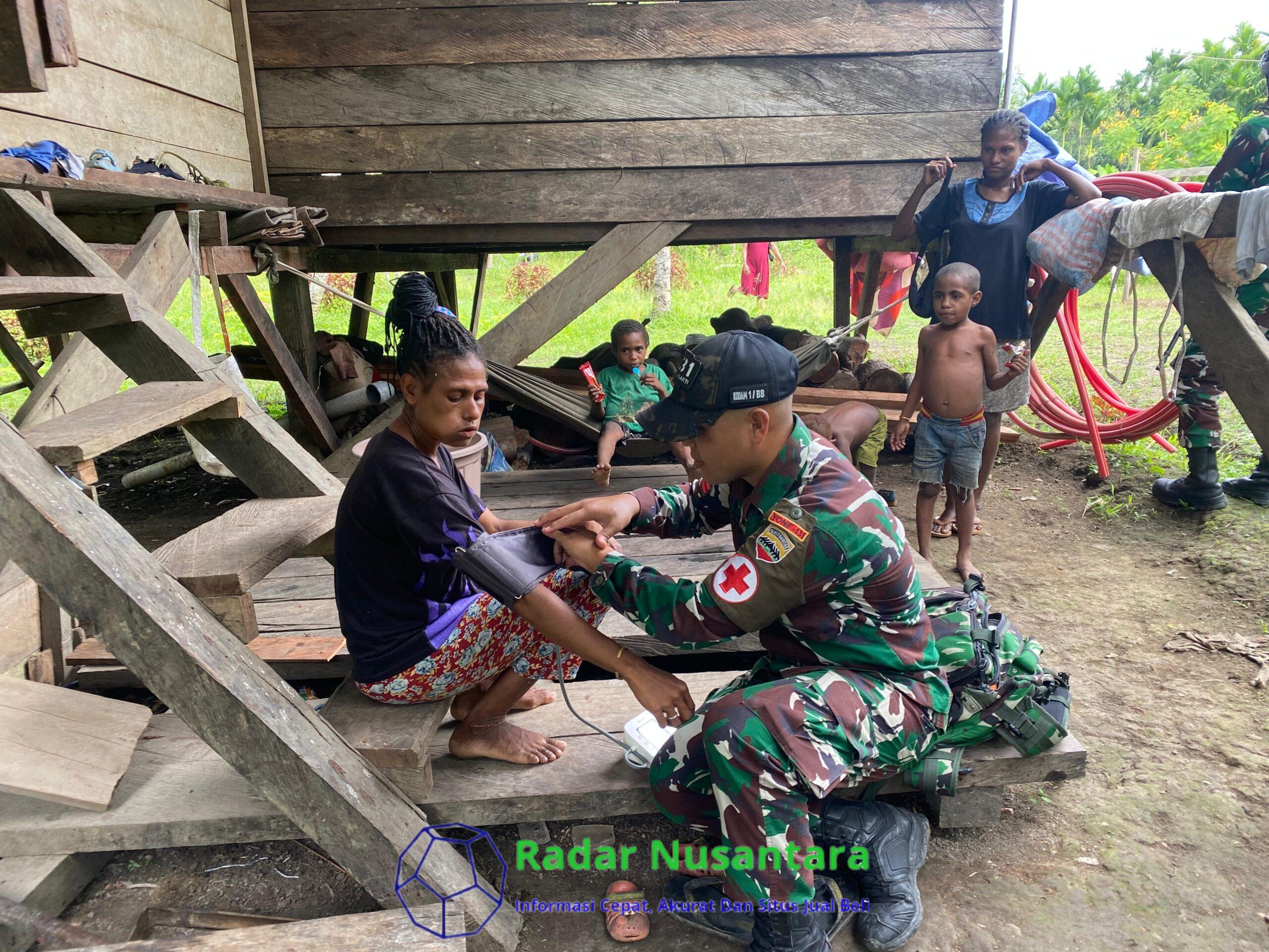 Satgas Yonif 131/Brajasakti Gelar Pelayanan Kesehatan di Kampung Sawiyatami