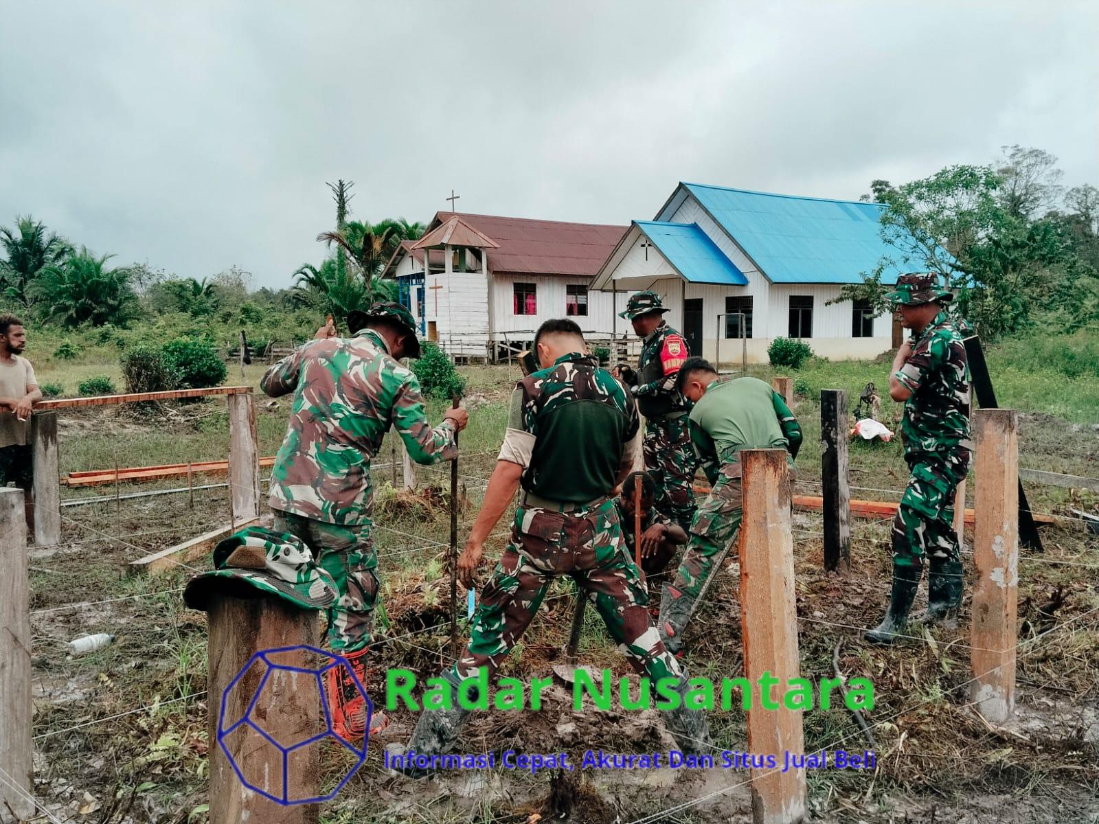 Satgas Yonif 123/Rajawali Bantu Bangun Rumah Pendeta di Kampung Mabul, Distrik Koroway